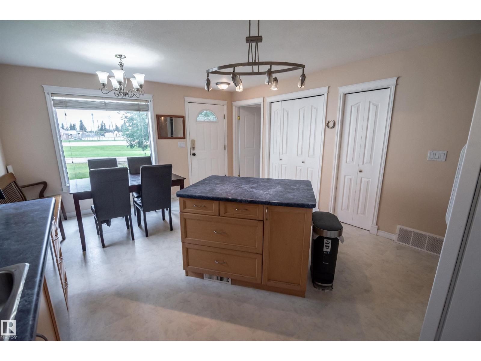 4824 50A Street - Photo 16