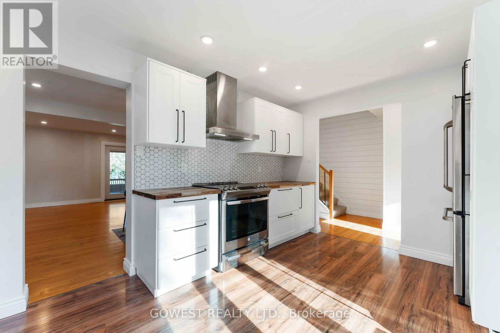 3 Bed, 2 Bath House for Sale in Ottawa – 94 FIELDGATE DRIVE, Ottawa – MLS# X13679000 - Image 12