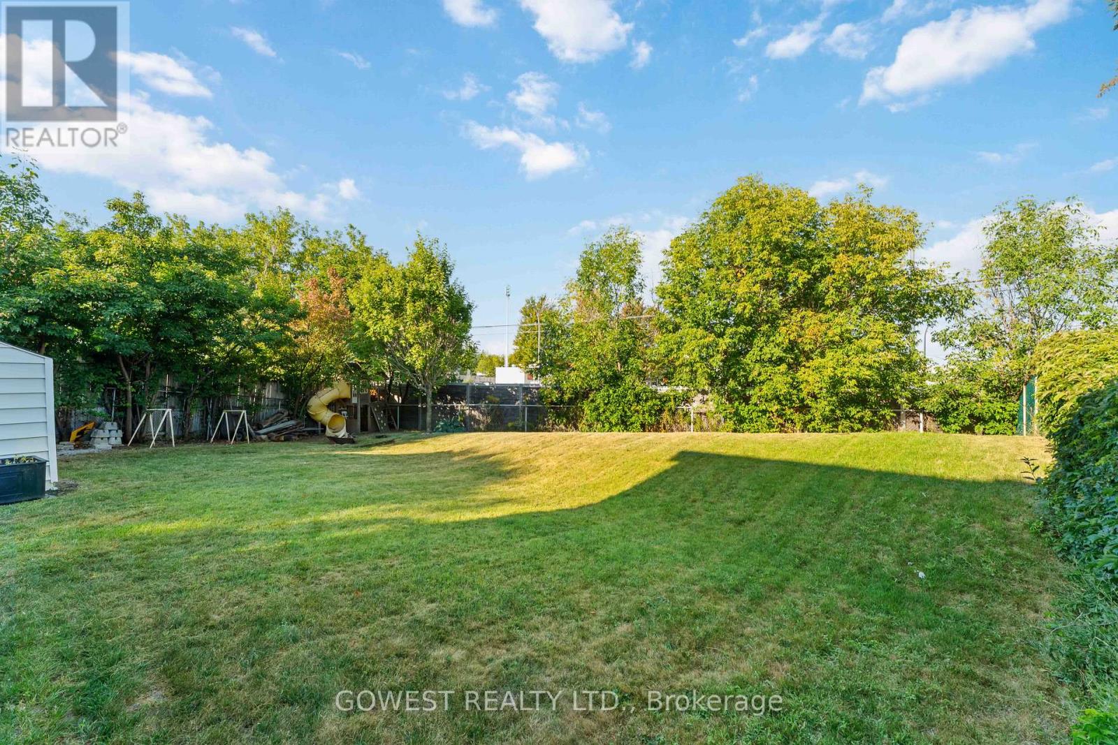3 Bed, 2 Bath House for Sale in Ottawa – 94 FIELDGATE DRIVE, Ottawa – MLS# X13679000 - Image 29