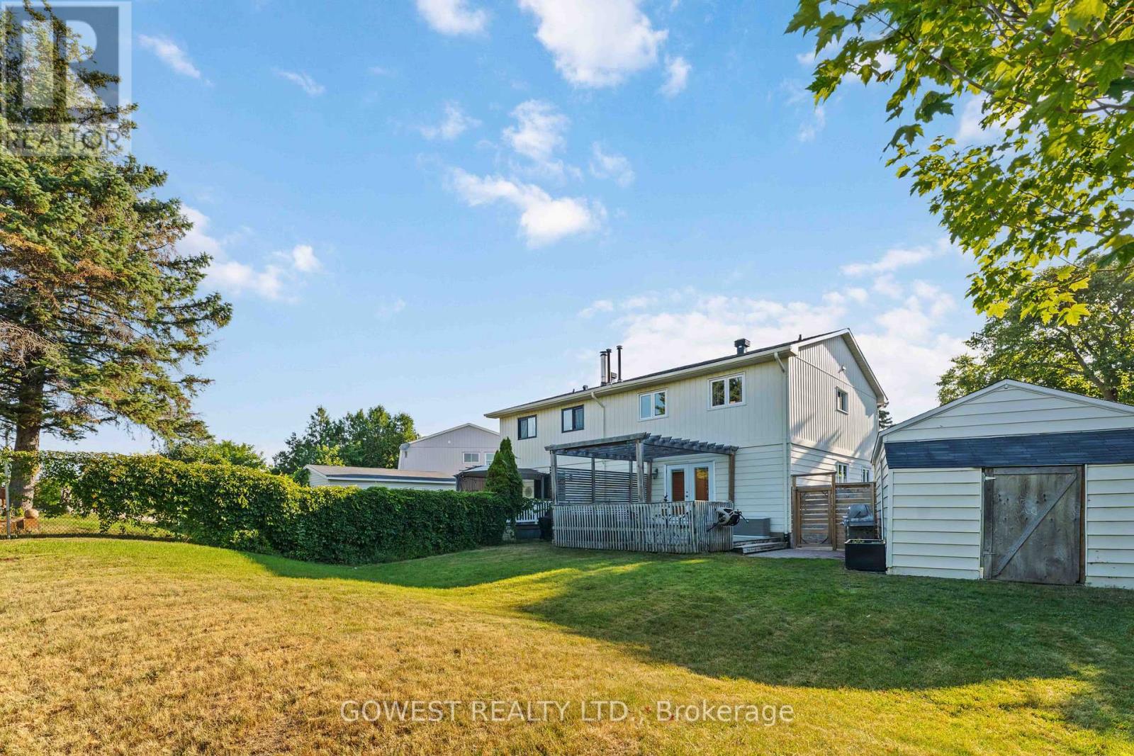 3 Bed, 2 Bath House for Sale in Ottawa – 94 FIELDGATE DRIVE, Ottawa – MLS# X13679000 - Image 33