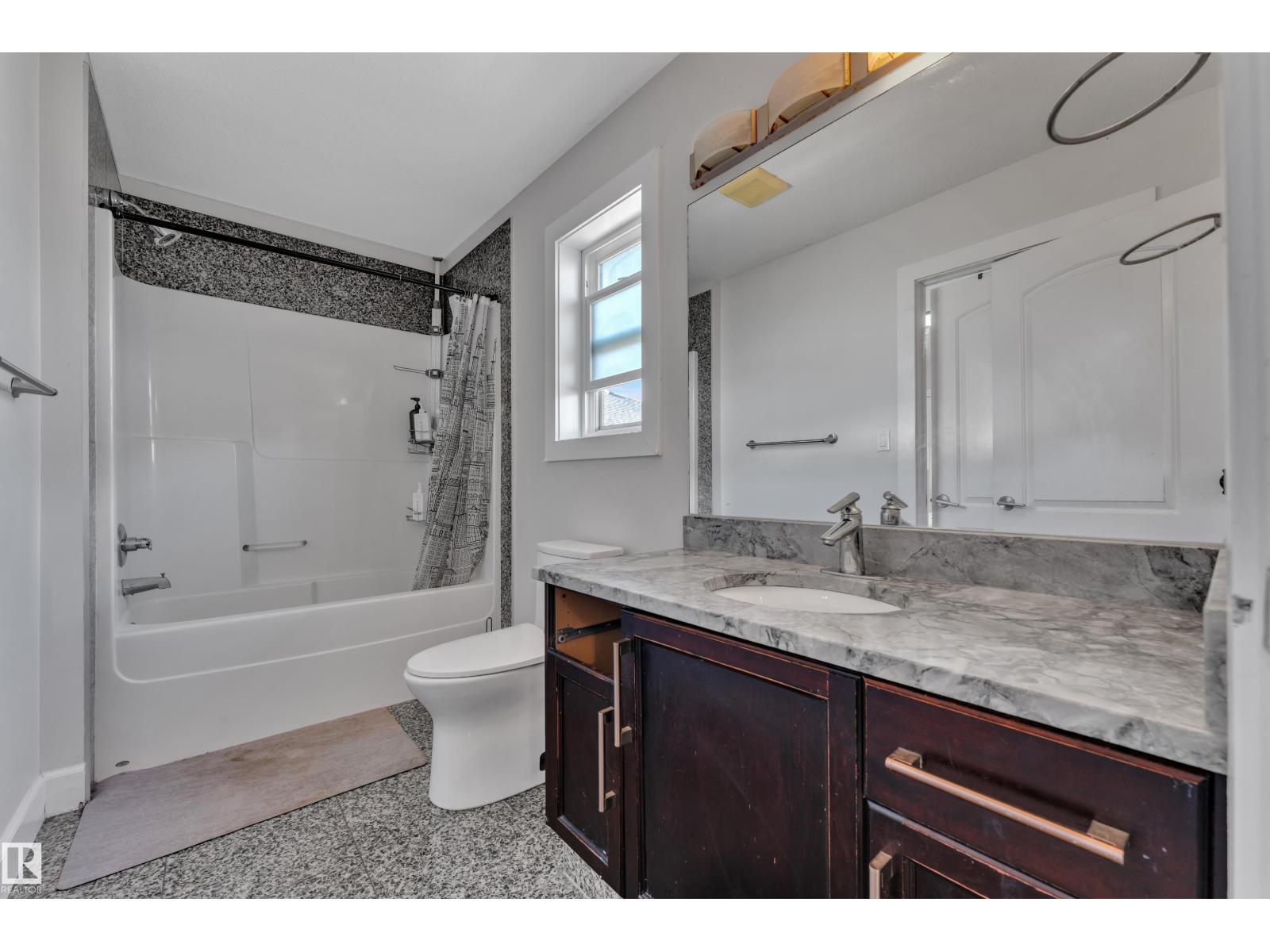 10915 175 AV NW - 27