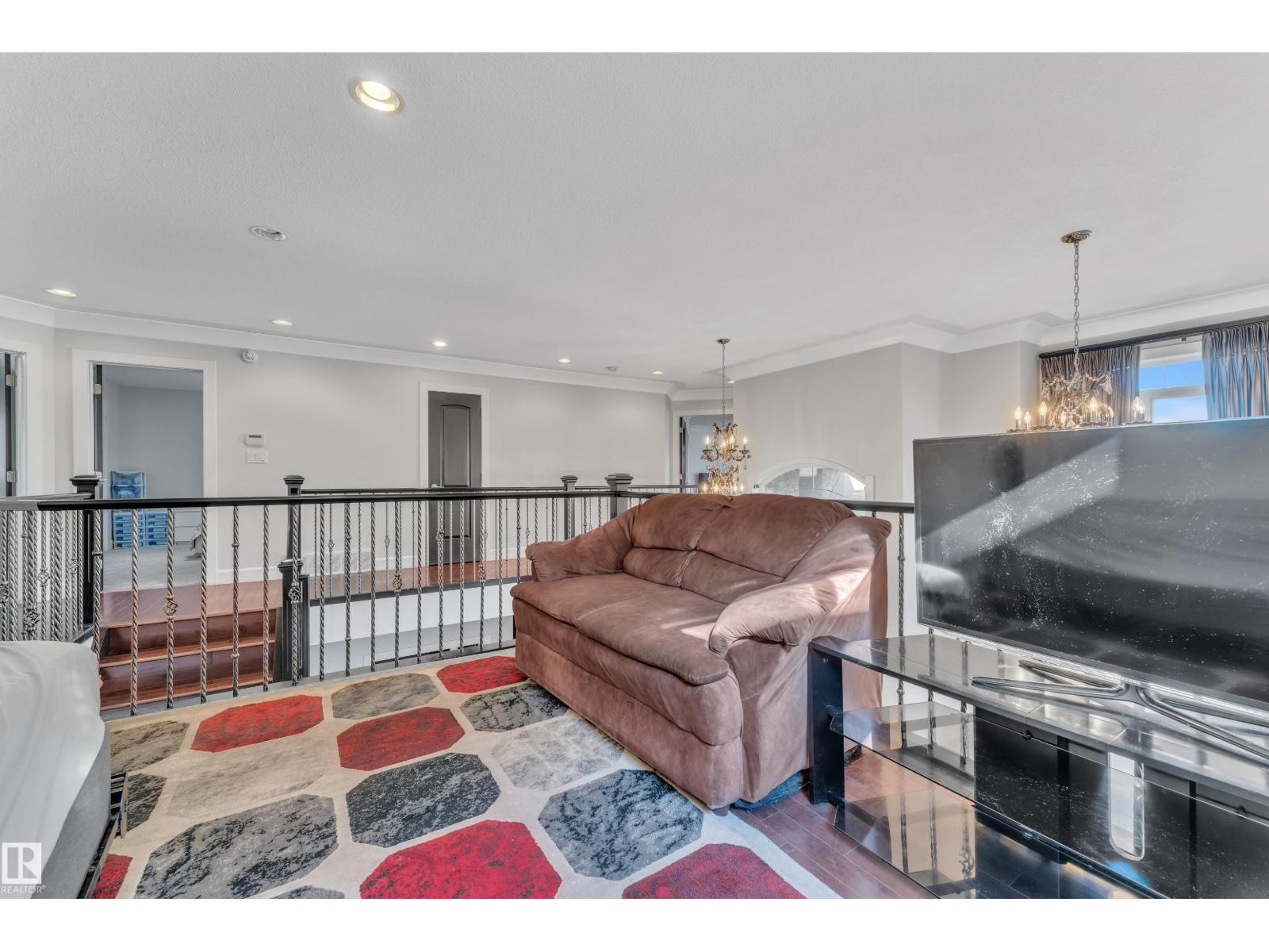 10915 175 Avenue NW - Photo 29