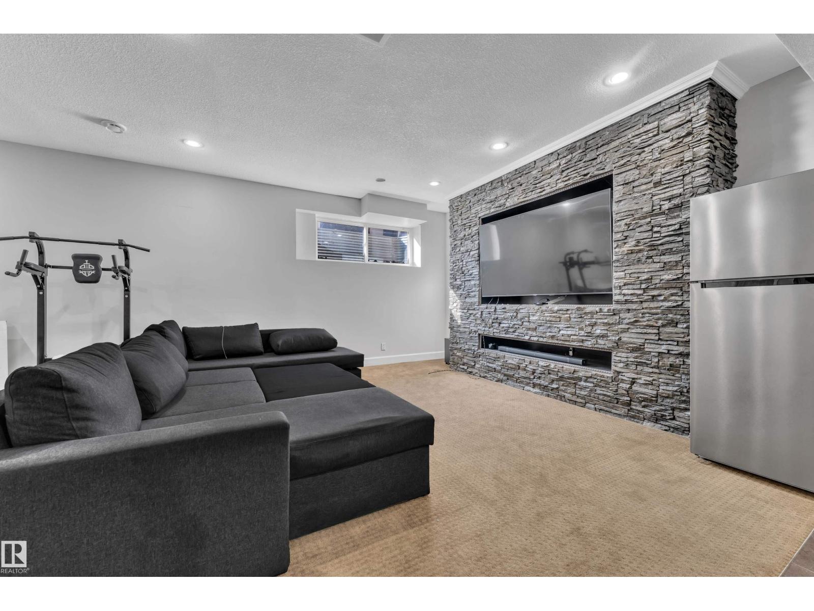 10915 175 Avenue NW - Photo 35