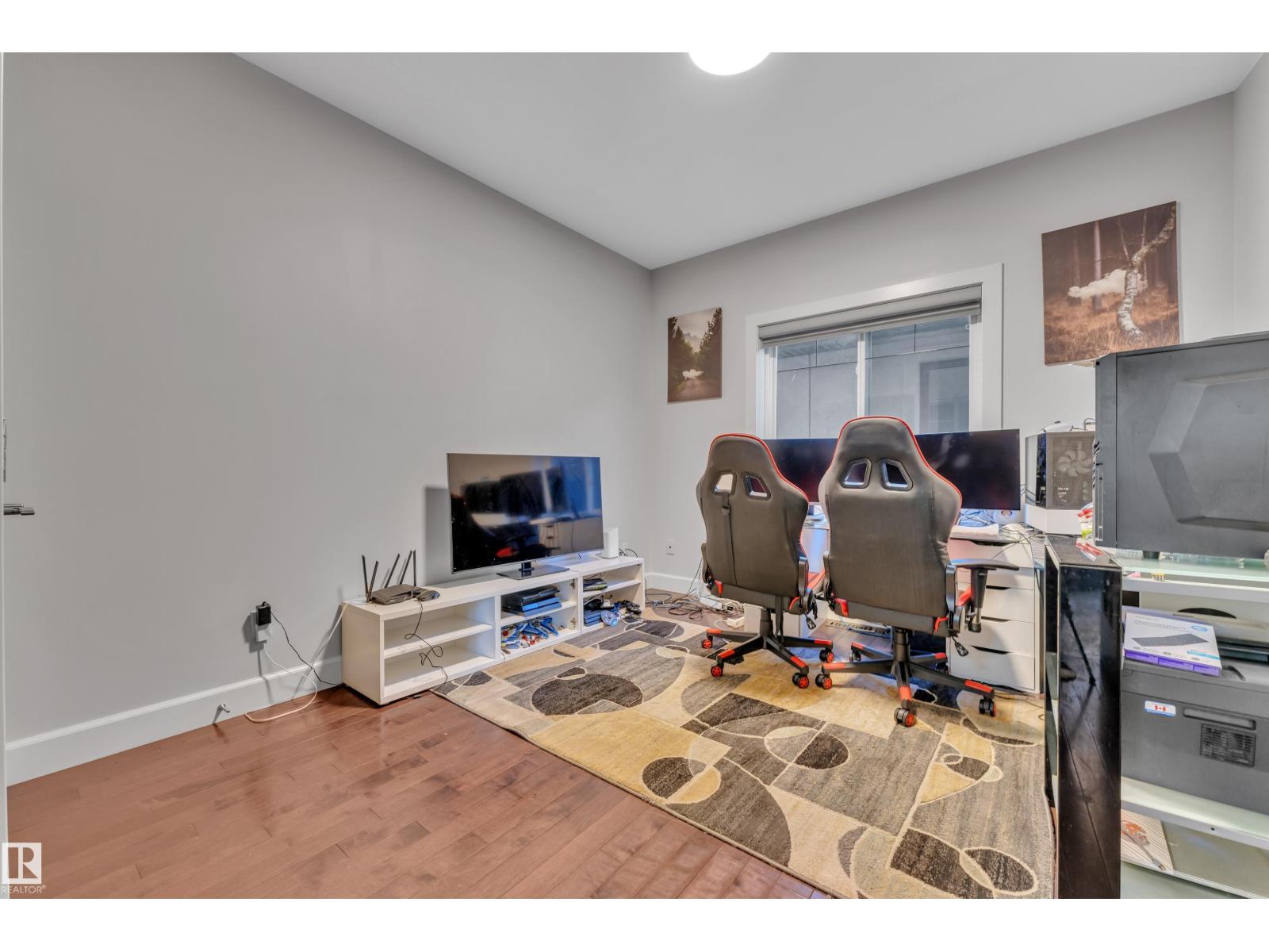 10915 175 Avenue NW - Photo 7