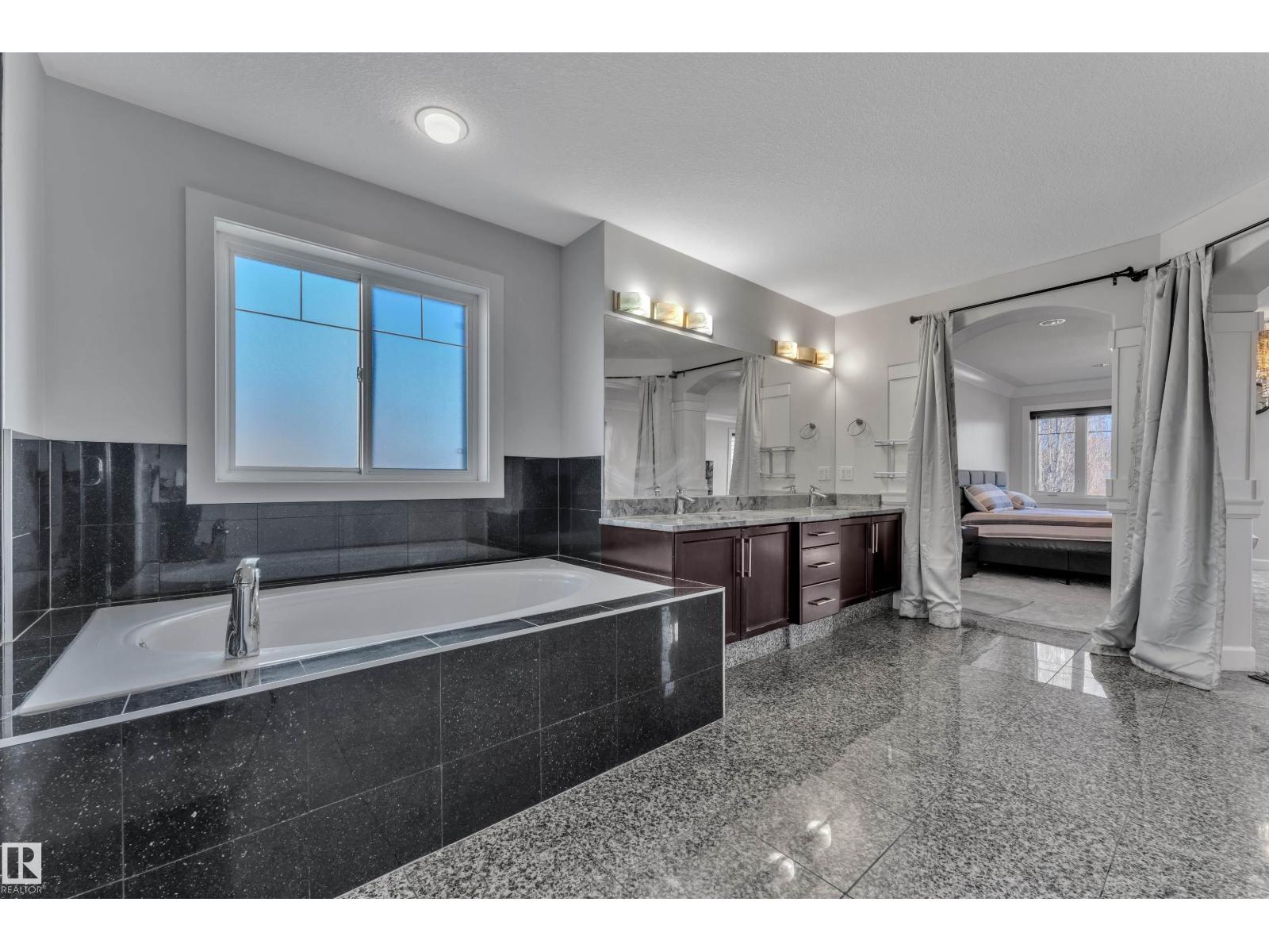 10915 175 Avenue NW - Photo 23