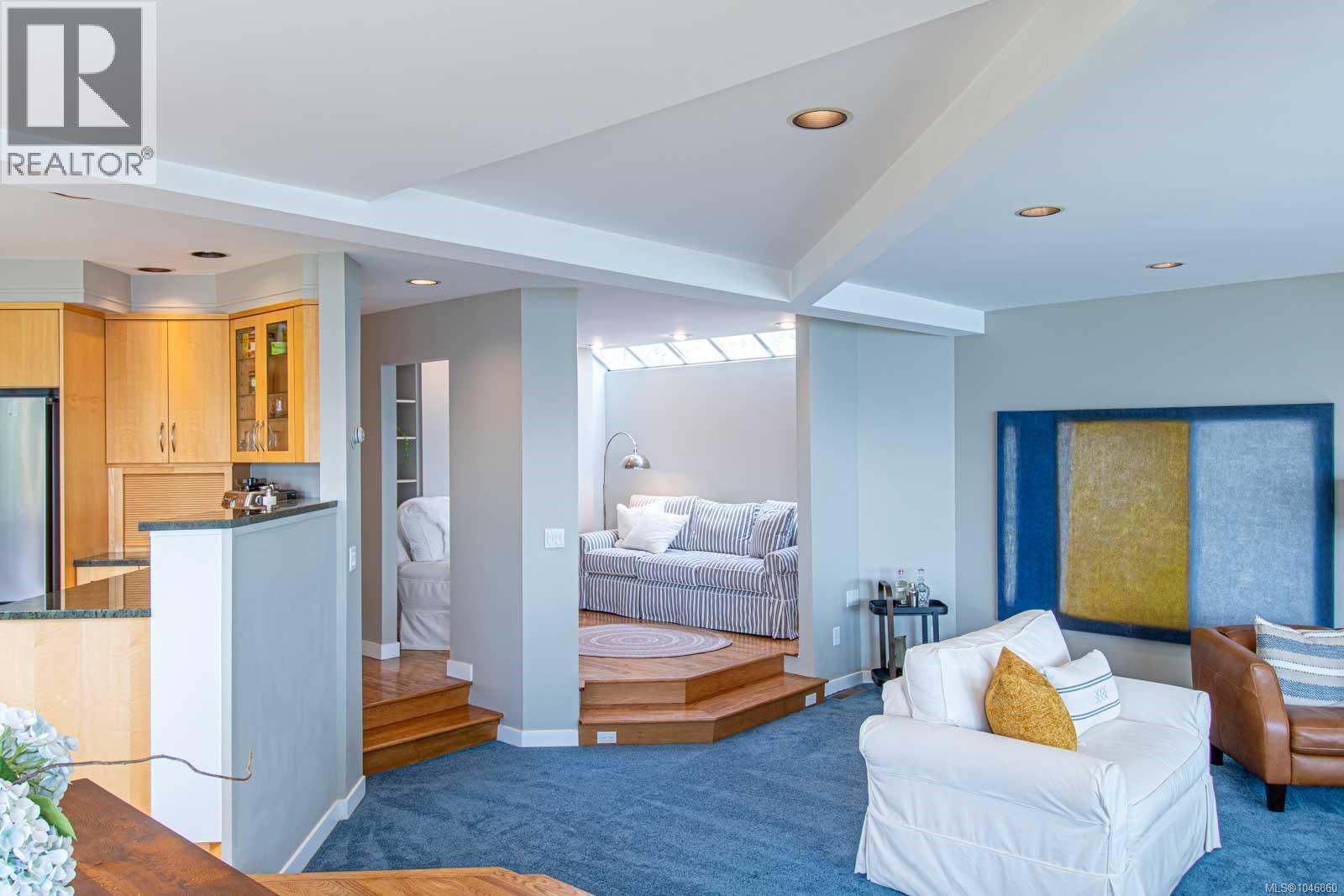5267 Parker Ave - 32
