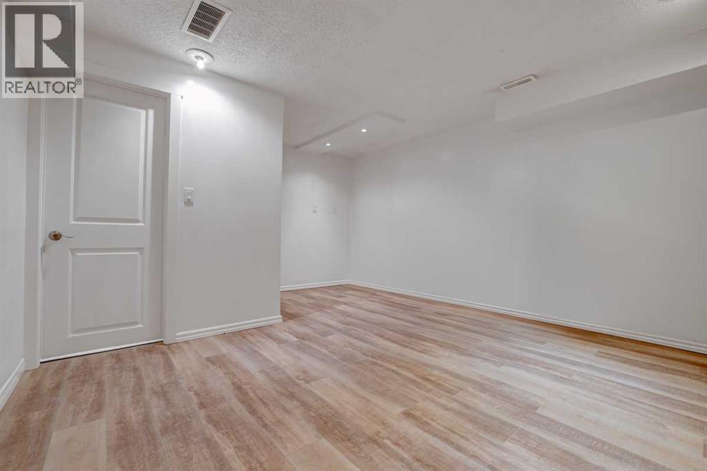 3131 Dover Crescent Southeast - Photo 21