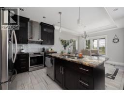 5pc Bathroom - 724 Heritage Drive, Fort Mcmurray, AB T9K2X3 Photo 8