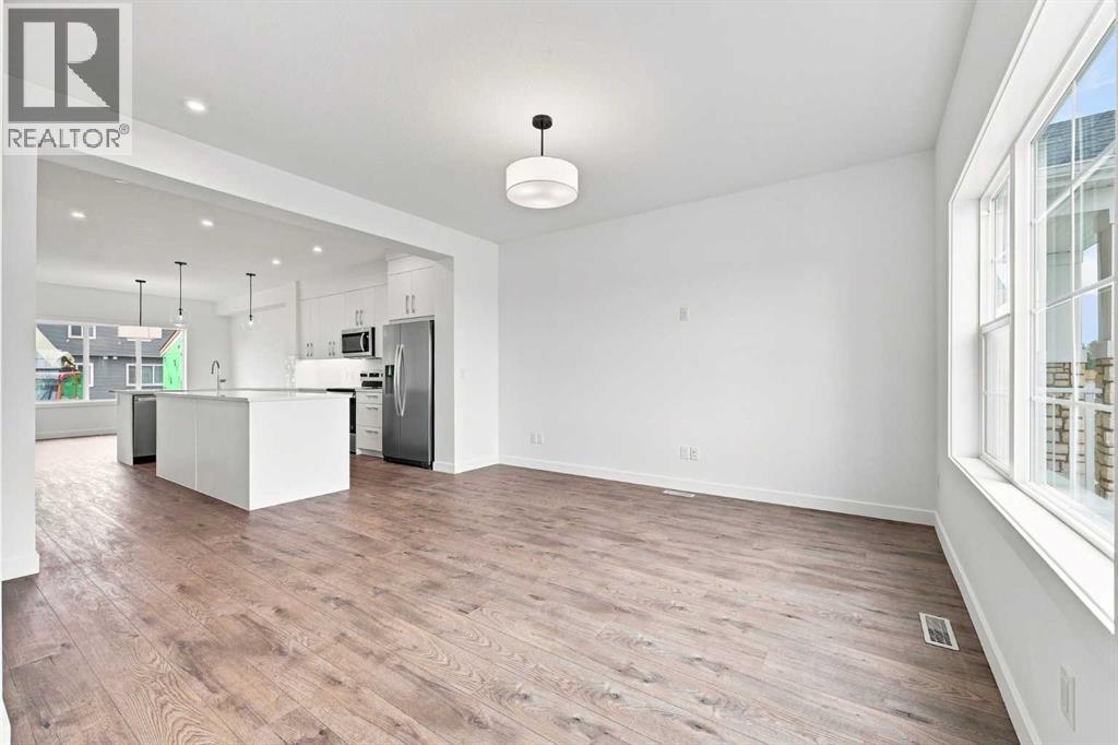268 Huxbury View Northeast