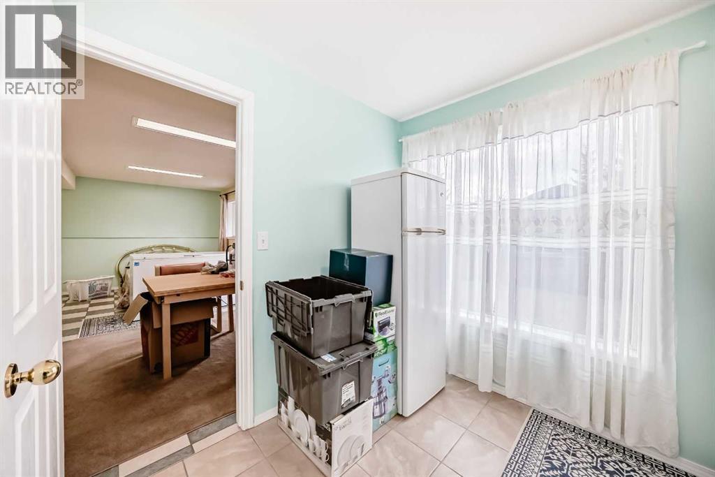 264 hawkmount Close - Photo 13