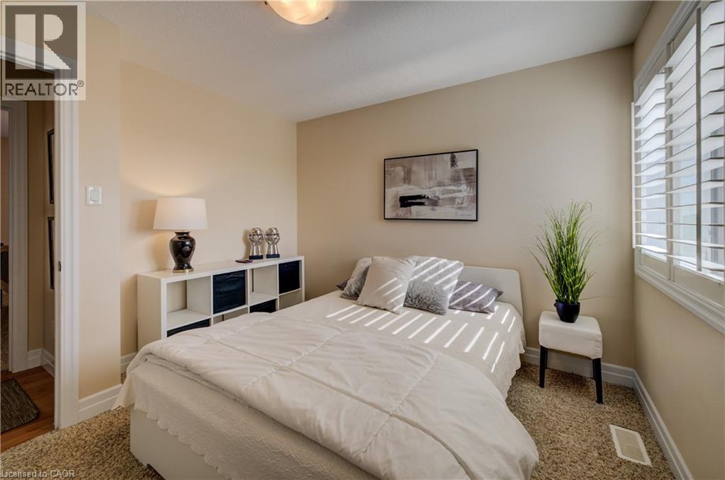 135 GERBER MEADOWS Drive - Image 32