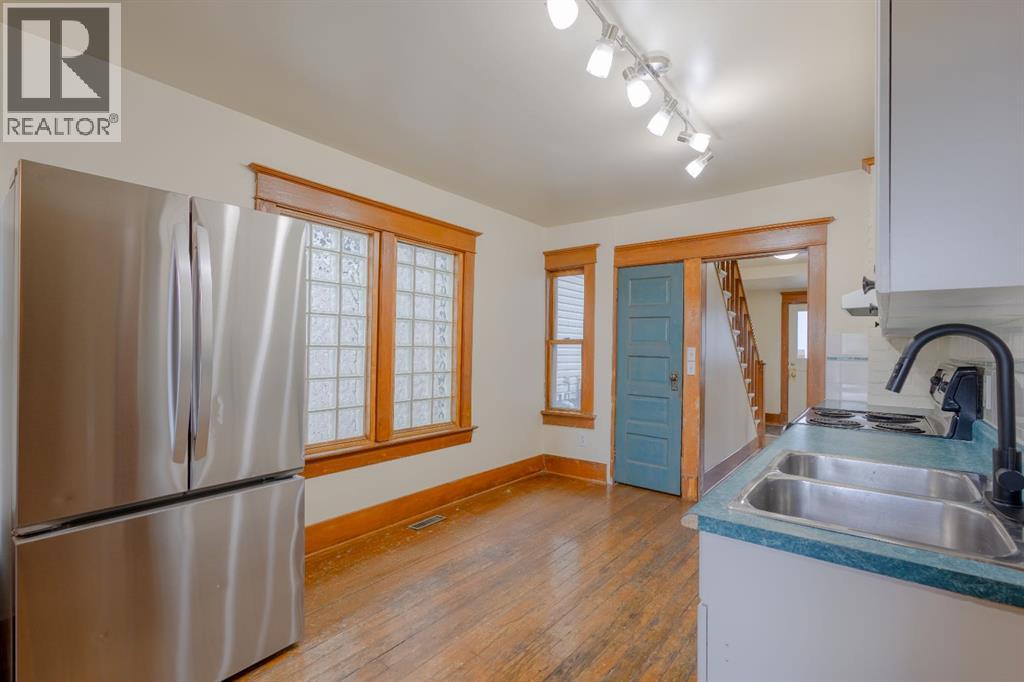 2452 28 Avenue Southwest - Photo 14