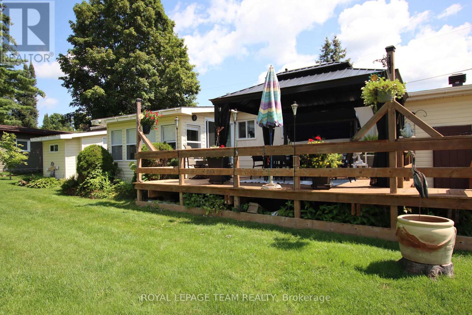 7 WOODSIDE LANE - 6