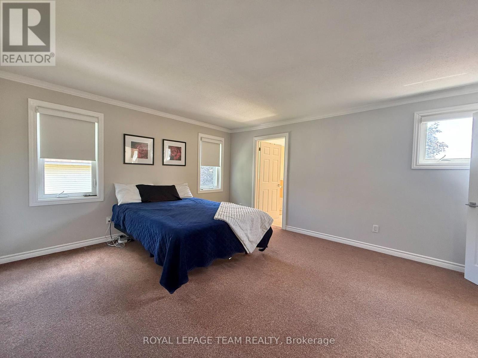 31 RASTILA CRESCENT - 12
