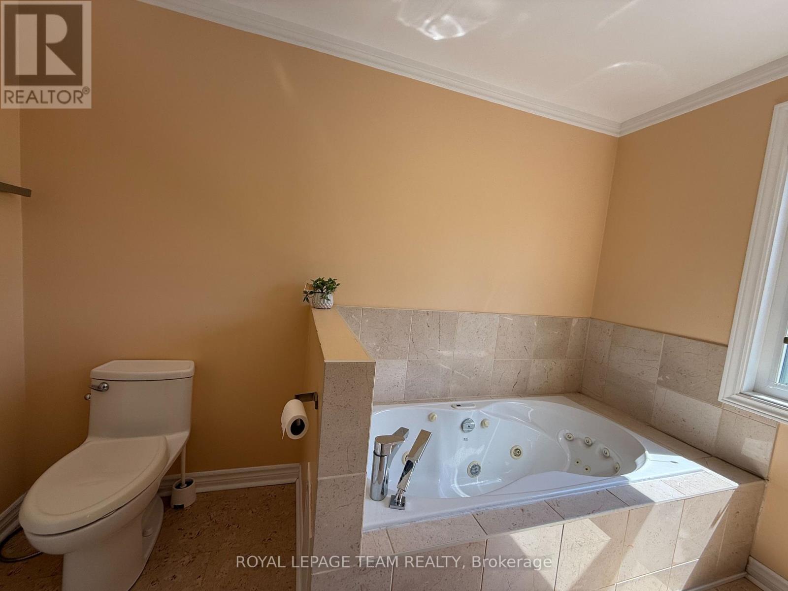 31 RASTILA CRESCENT - 20