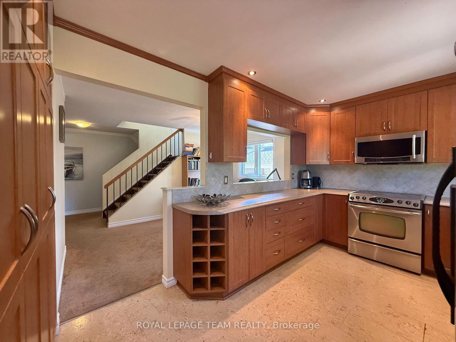 31 RASTILA CRESCENT - 7