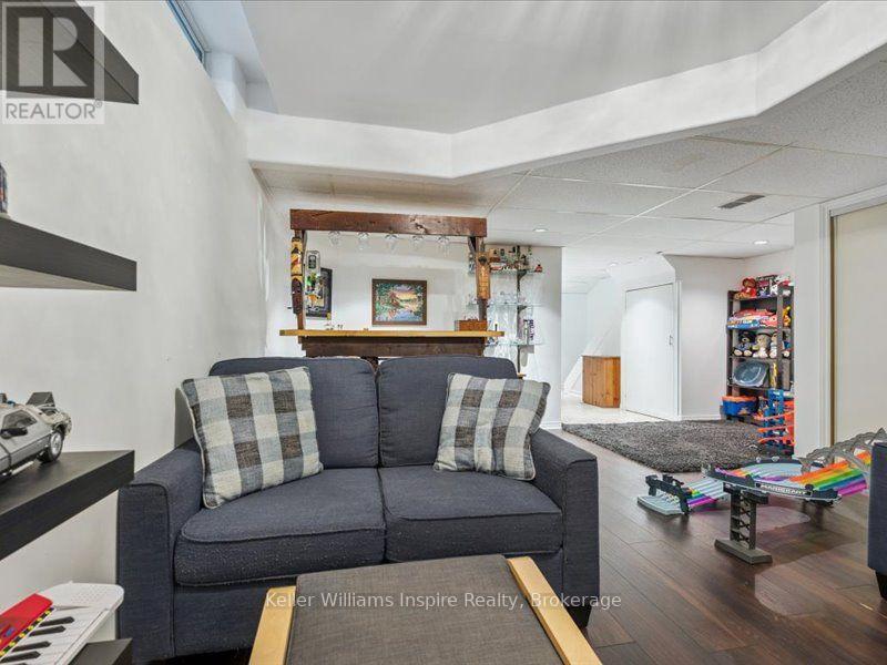 161 TAIT CRESCENT - 31
