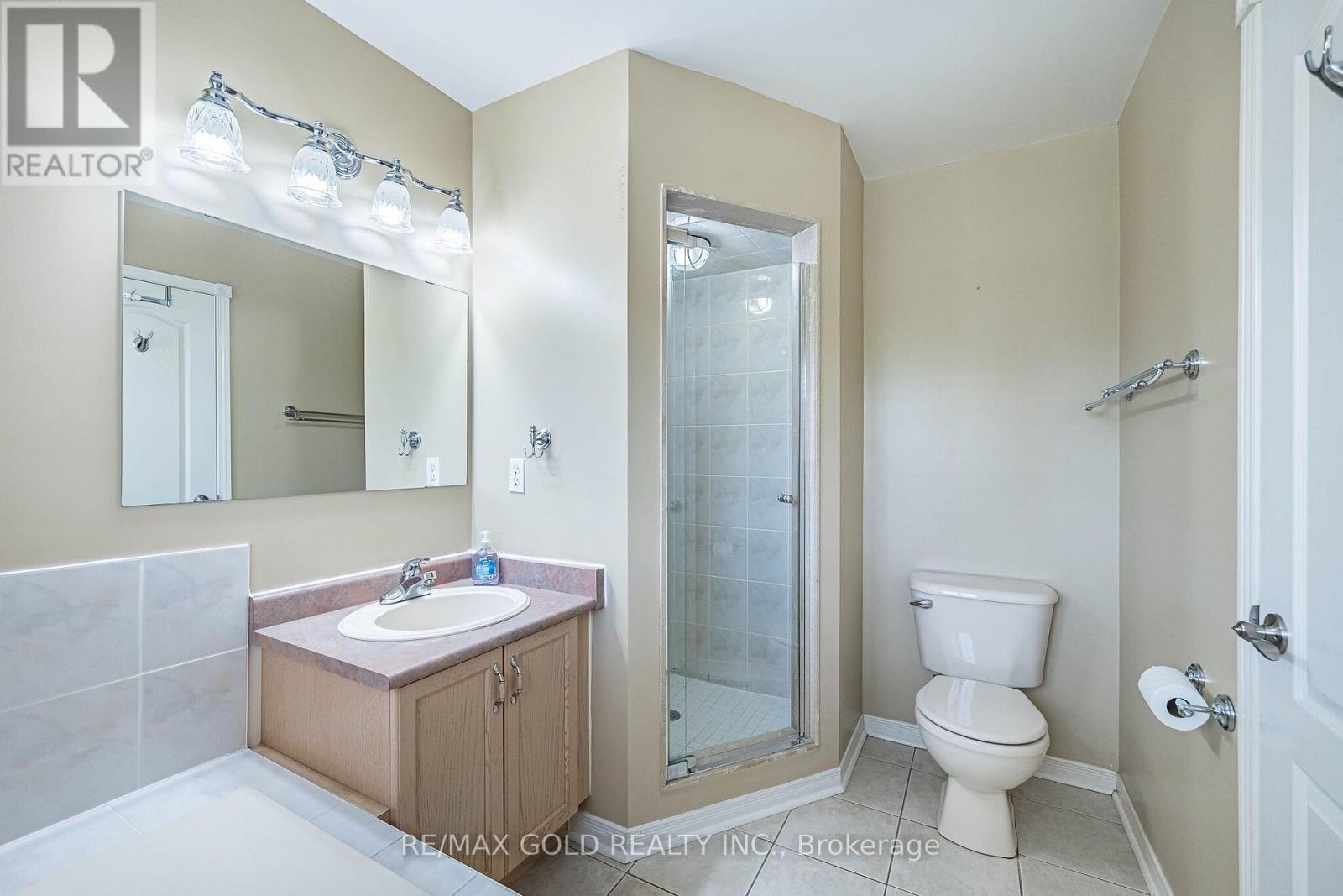 48 REDFINCH WAY - 20