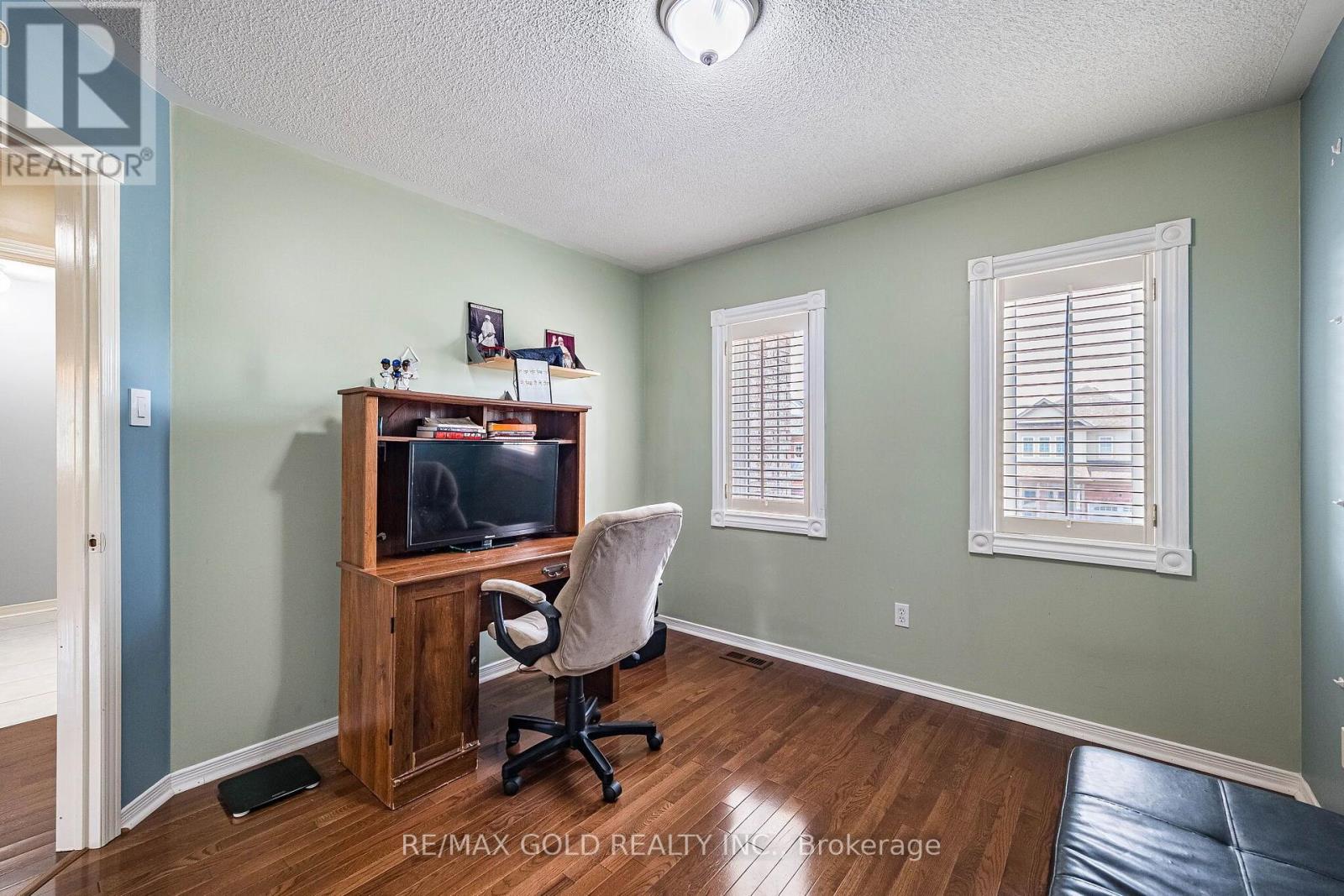 48 REDFINCH WAY - 21