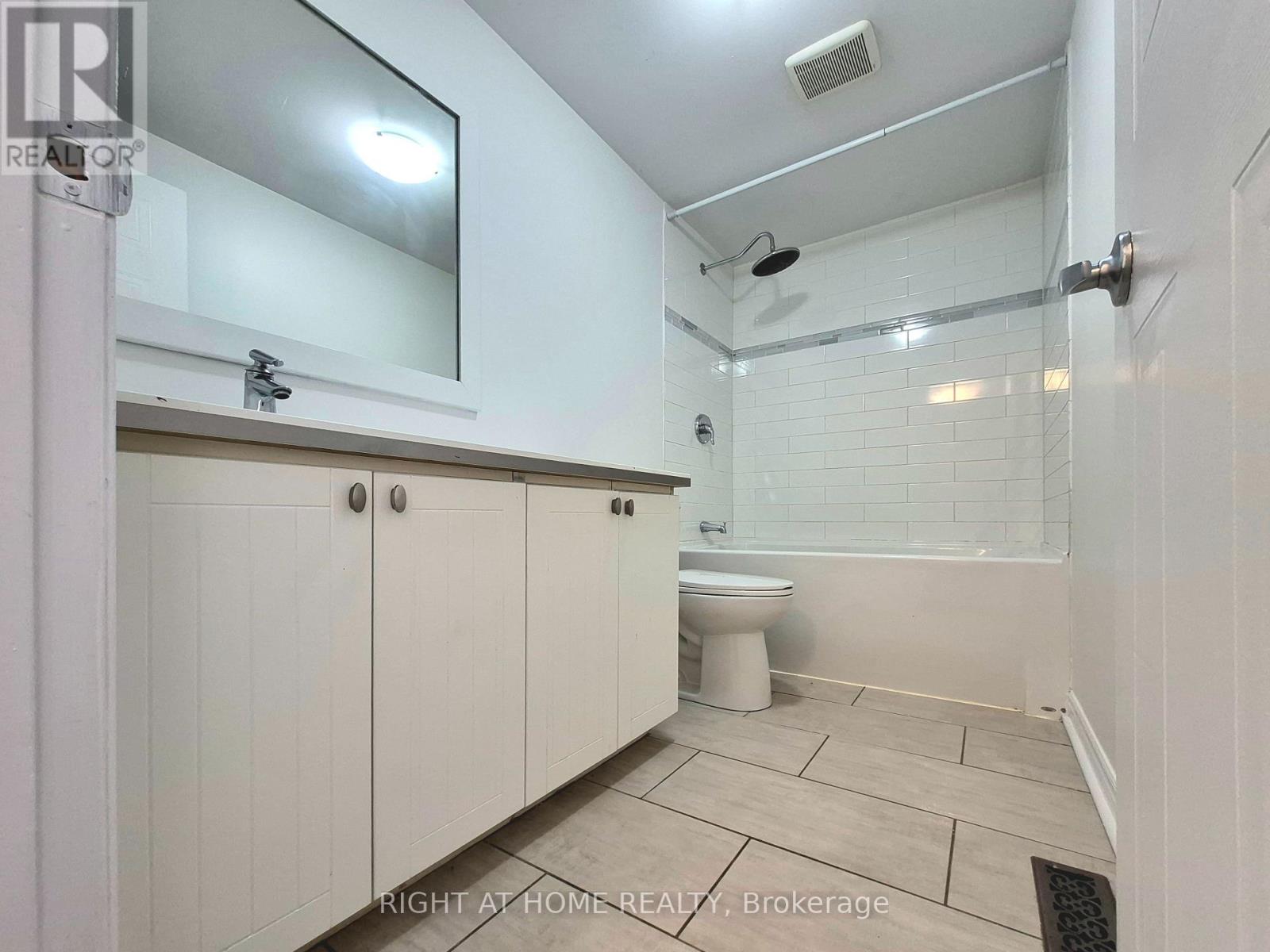 21 MCCULLOCK CRESCENT - 20