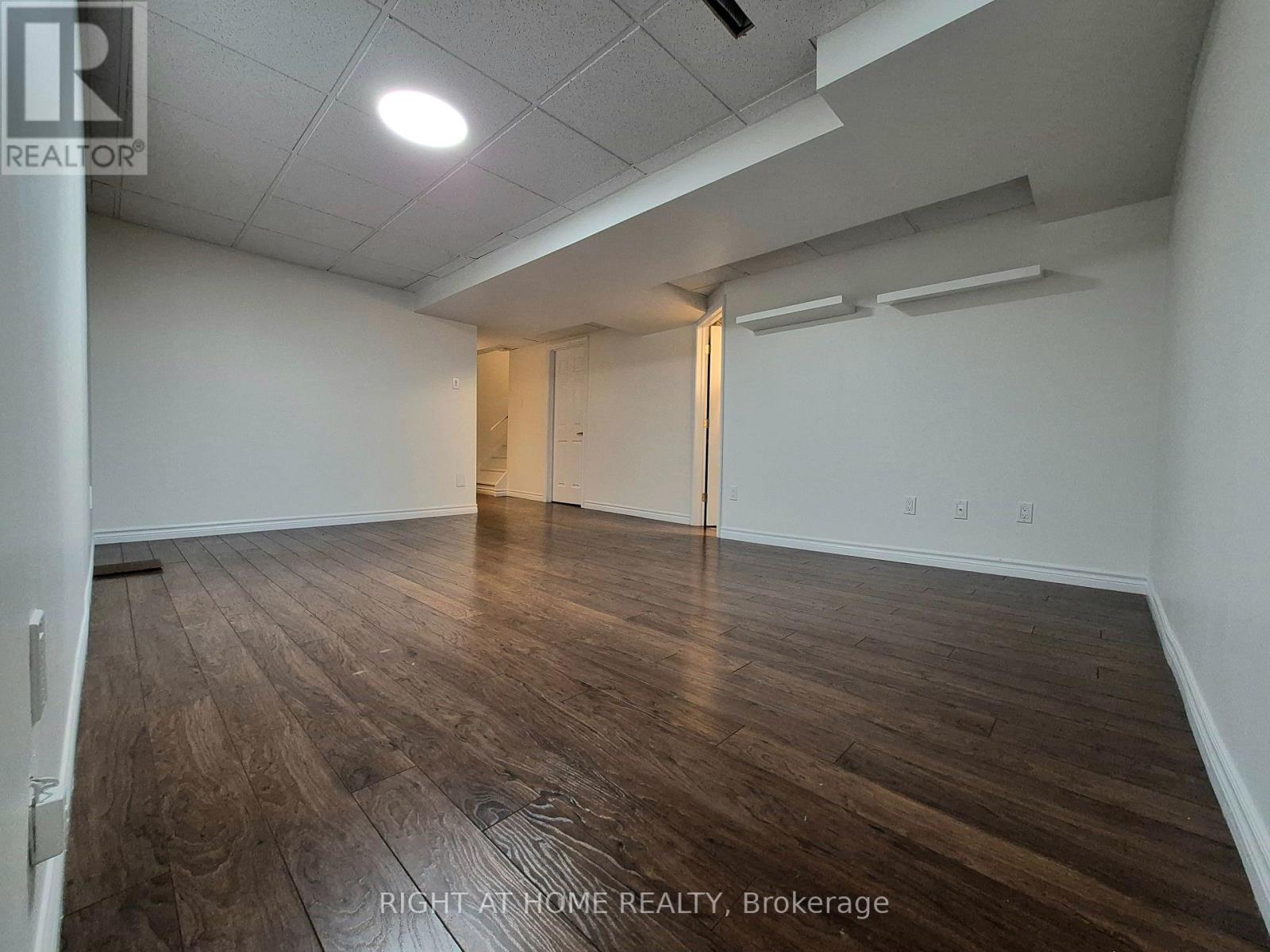 21 MCCULLOCK CRESCENT - Image 27