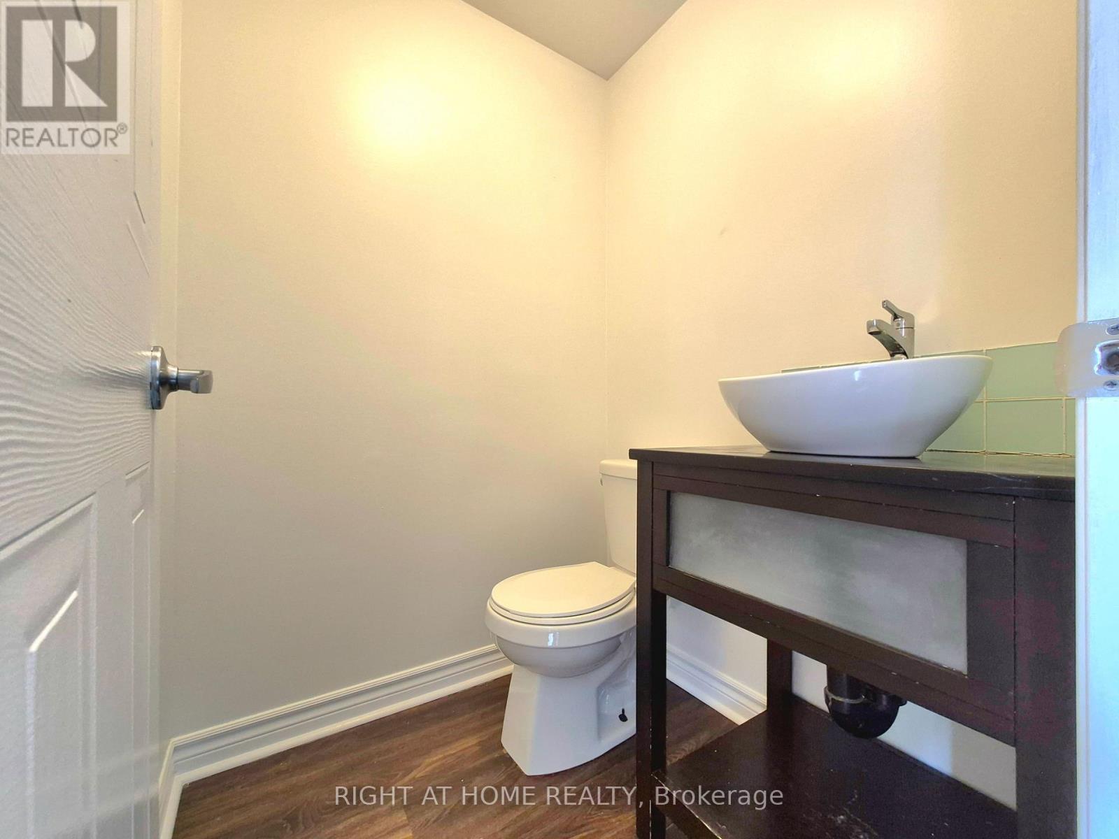 21 MCCULLOCK CRESCENT - Image 29