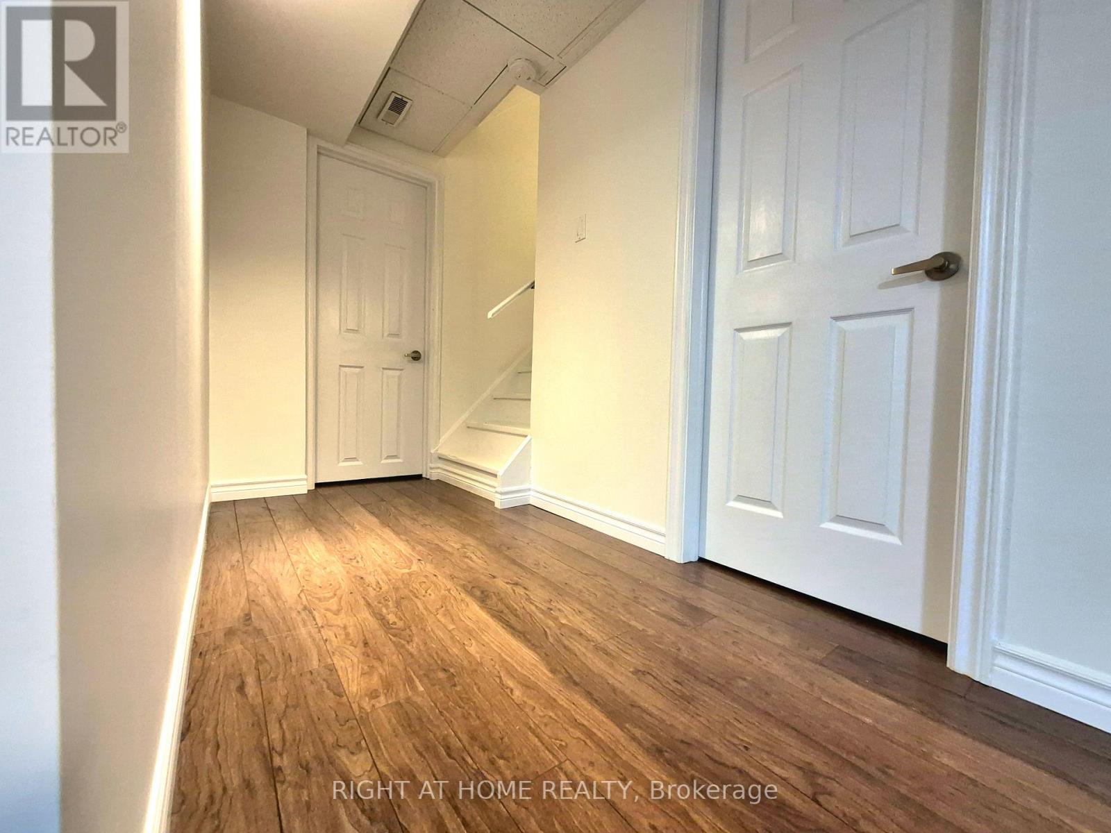 21 MCCULLOCK CRESCENT - 26