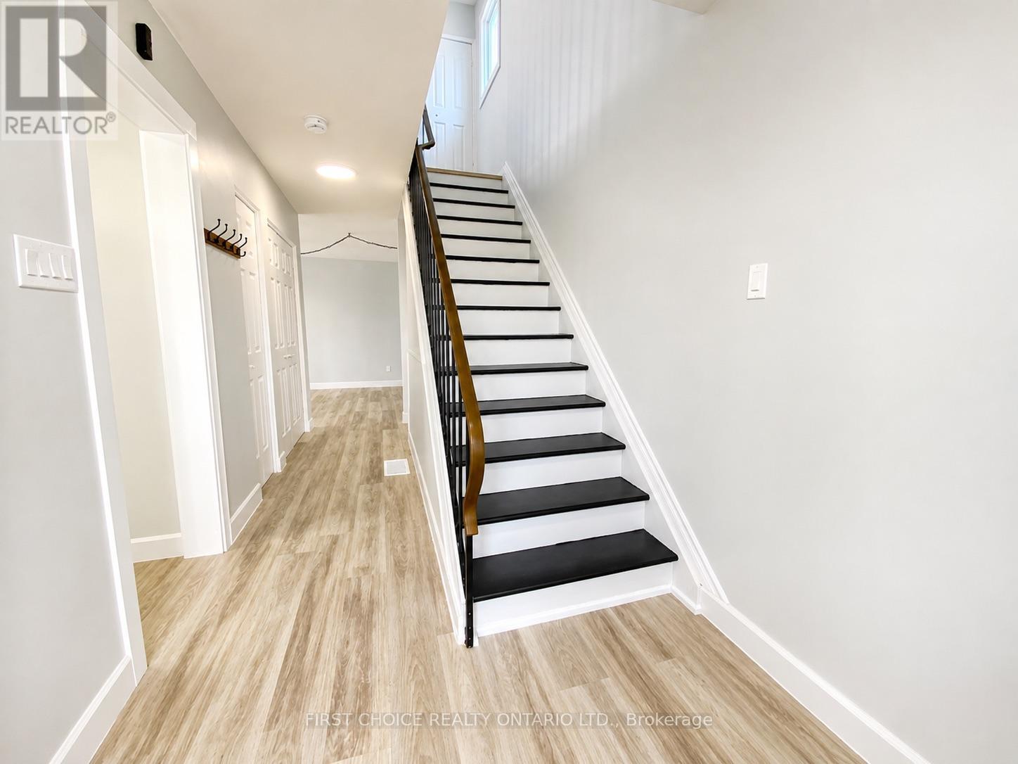 #6 837 EASTVALE DRIVE - 2