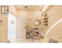 515 Wilson Avenue, Toronto, ON M3H1V1 Photo 17