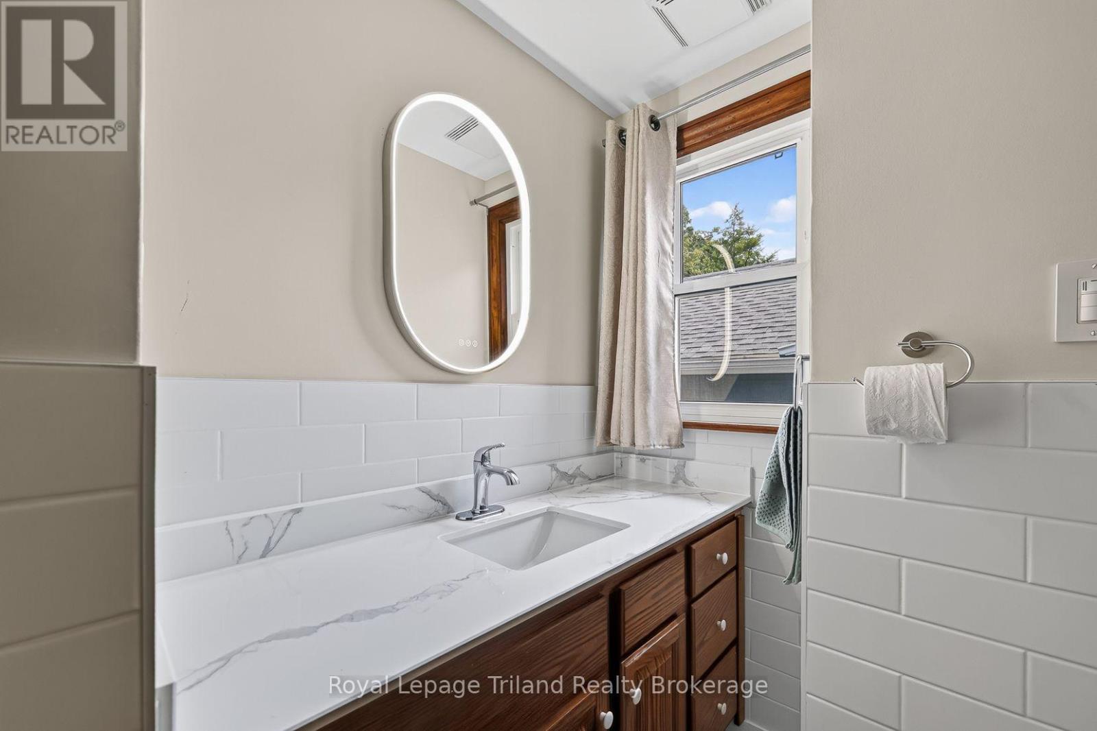 241 DELATRE STREET W - Image 22