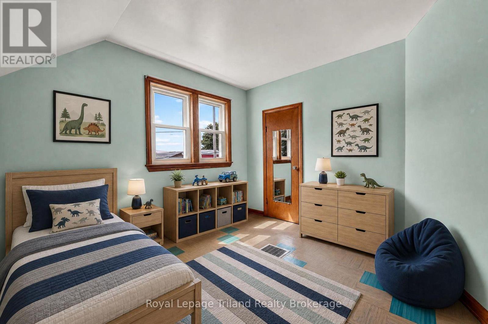 241 DELATRE STREET W - Image 29