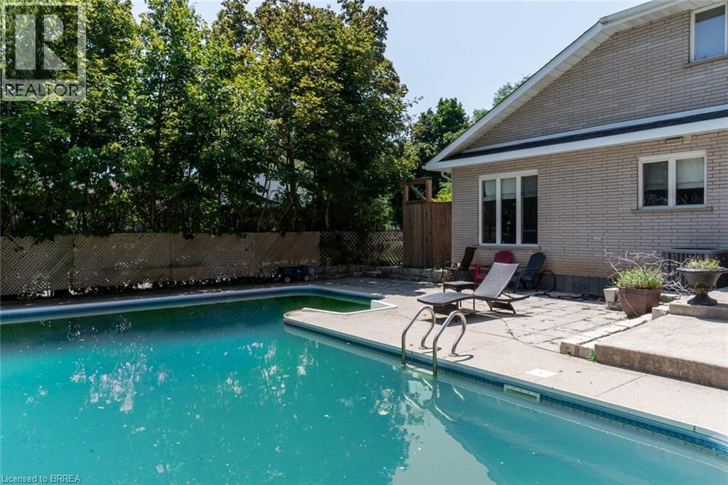 267 MEMORIAL Drive - Image 4
