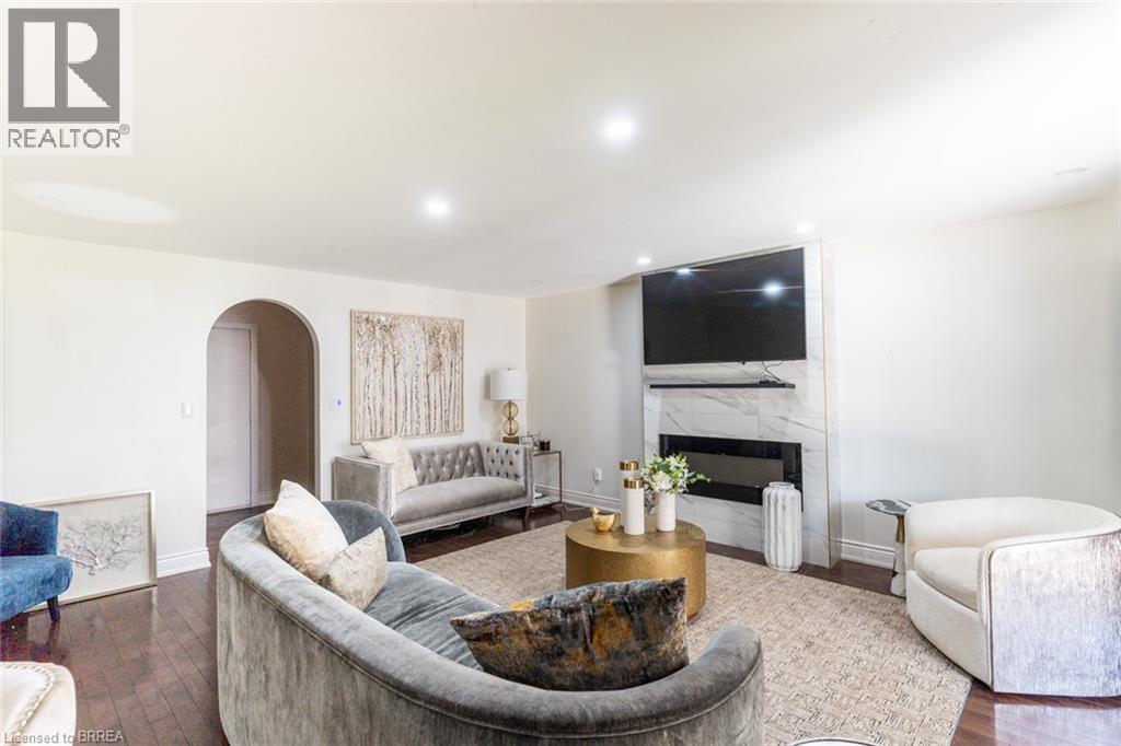 267 MEMORIAL Drive - Image 22