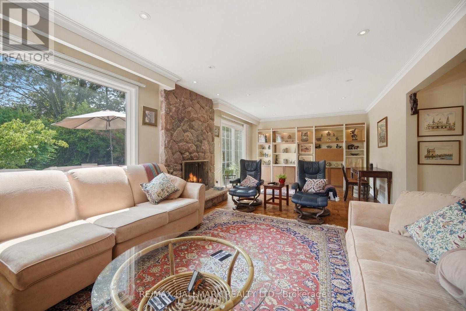 17 WELLESBOURNE CRESCENT - 17