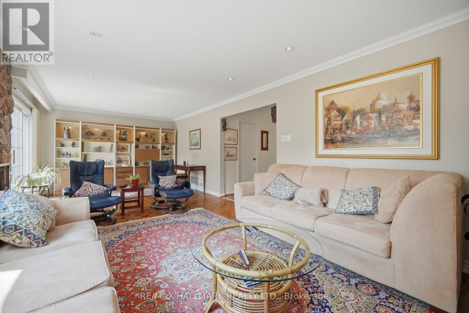 17 WELLESBOURNE CRESCENT - 18