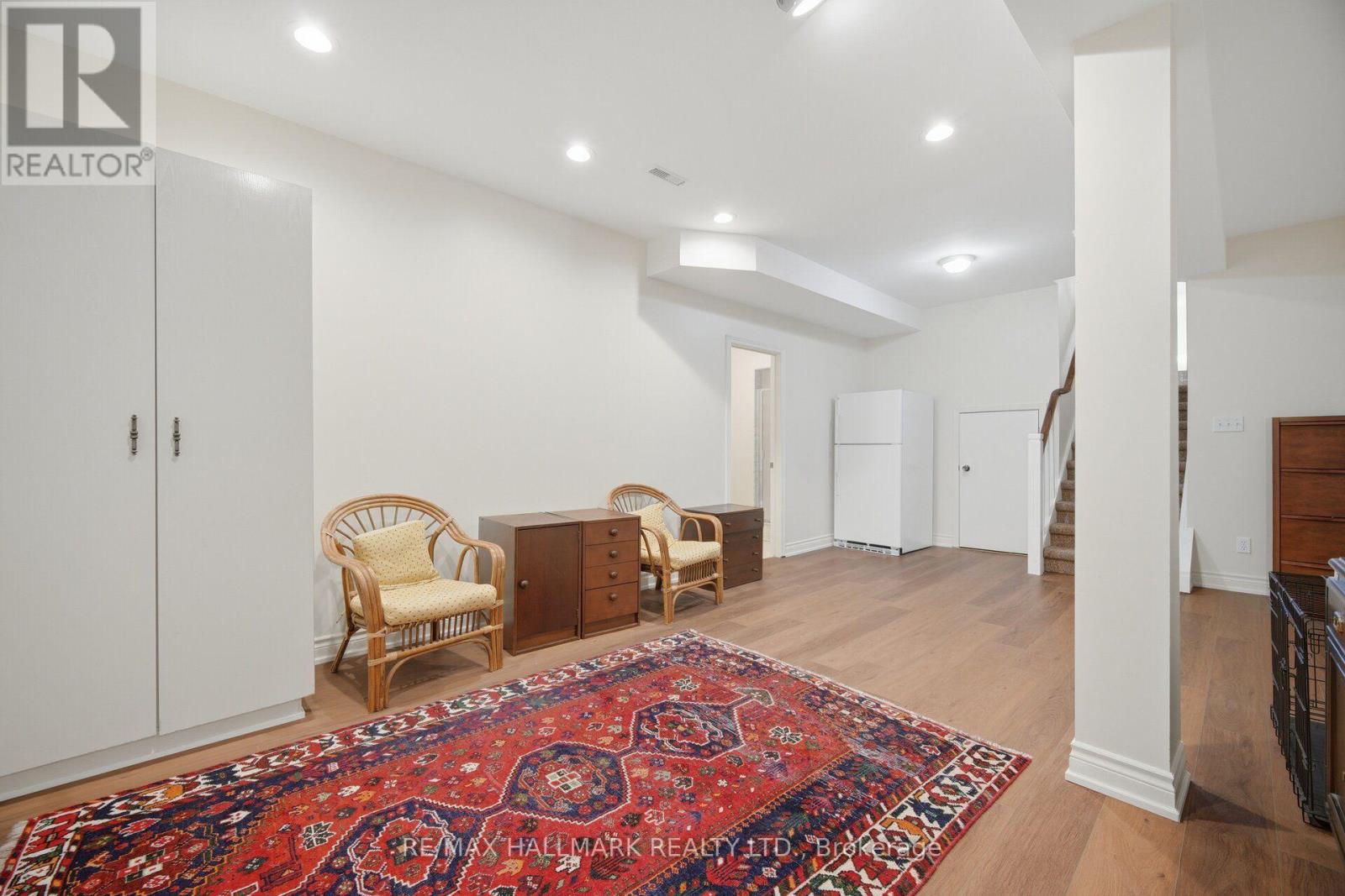 17 WELLESBOURNE CRESCENT - 31