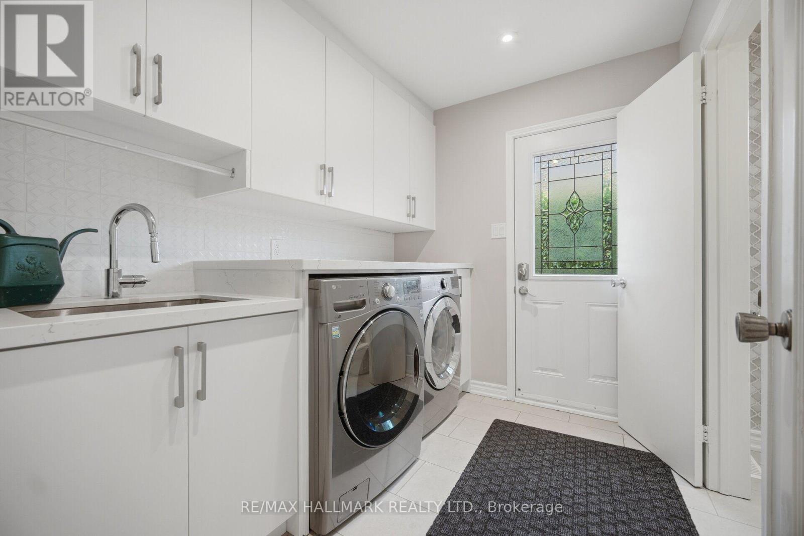 17 WELLESBOURNE CRESCENT - 33