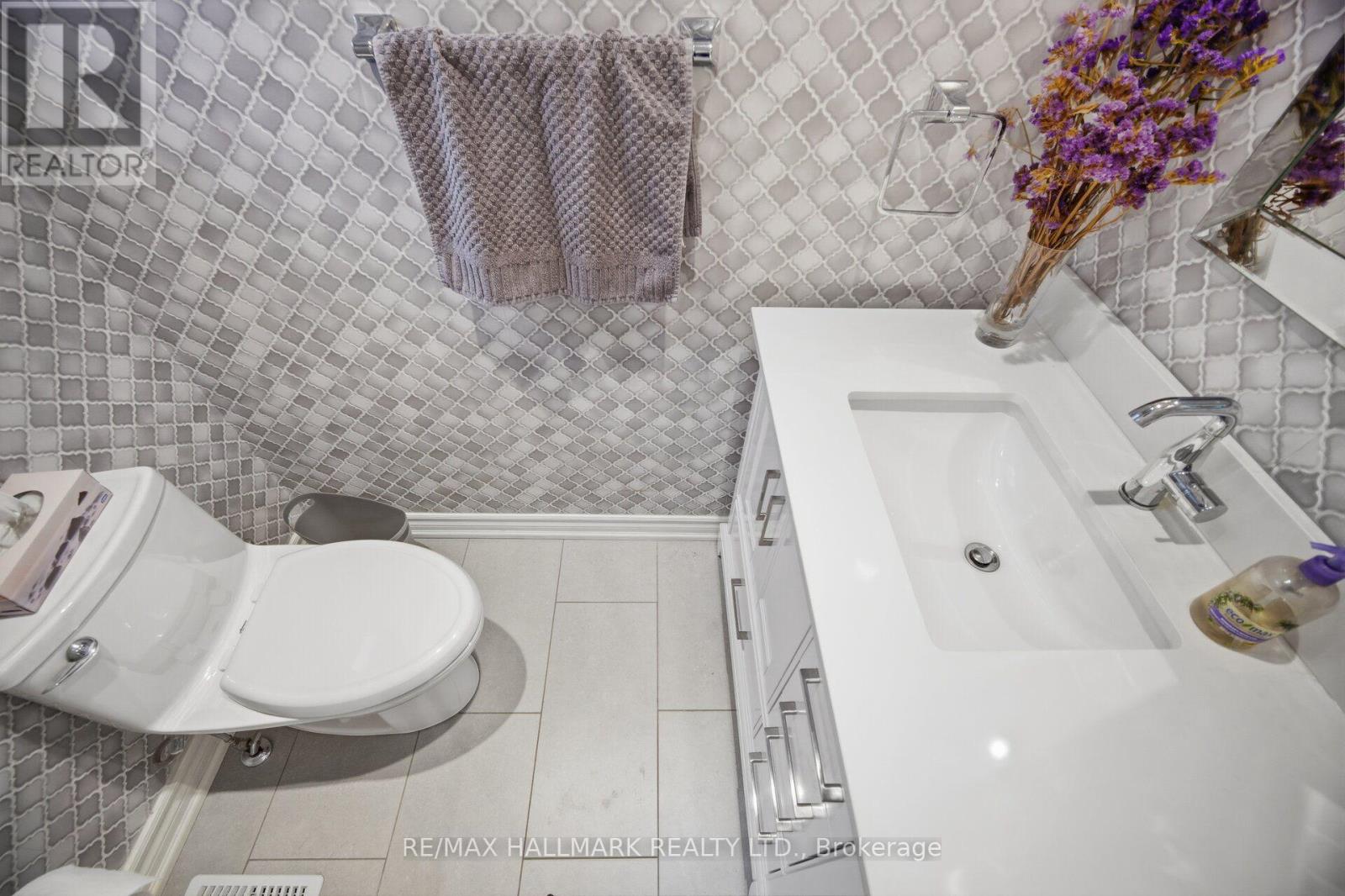 17 WELLESBOURNE CRESCENT - Image 30
