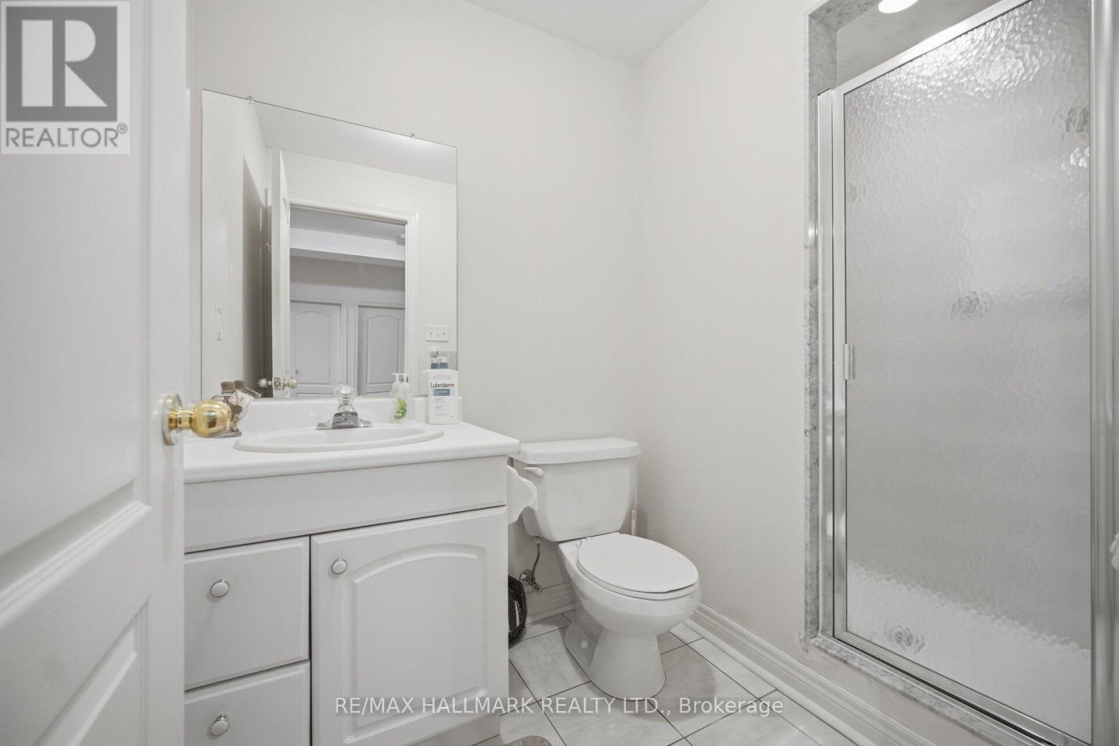 17 WELLESBOURNE CRESCENT - Image 34