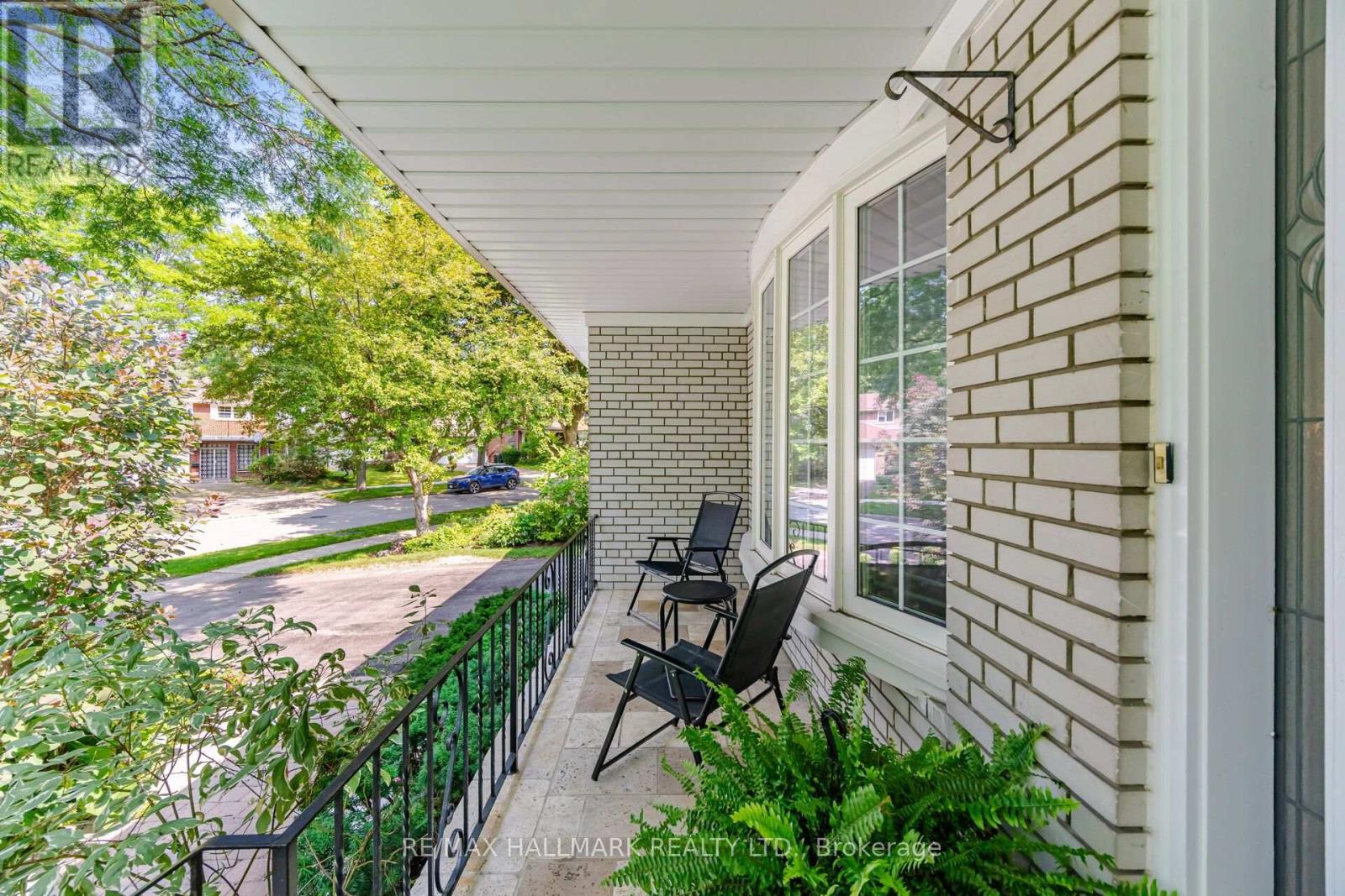 17 WELLESBOURNE CRESCENT - 4