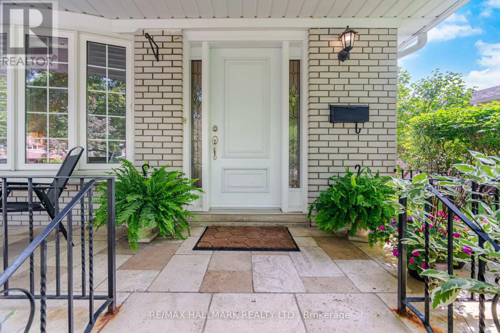 17 WELLESBOURNE CRESCENT - 5