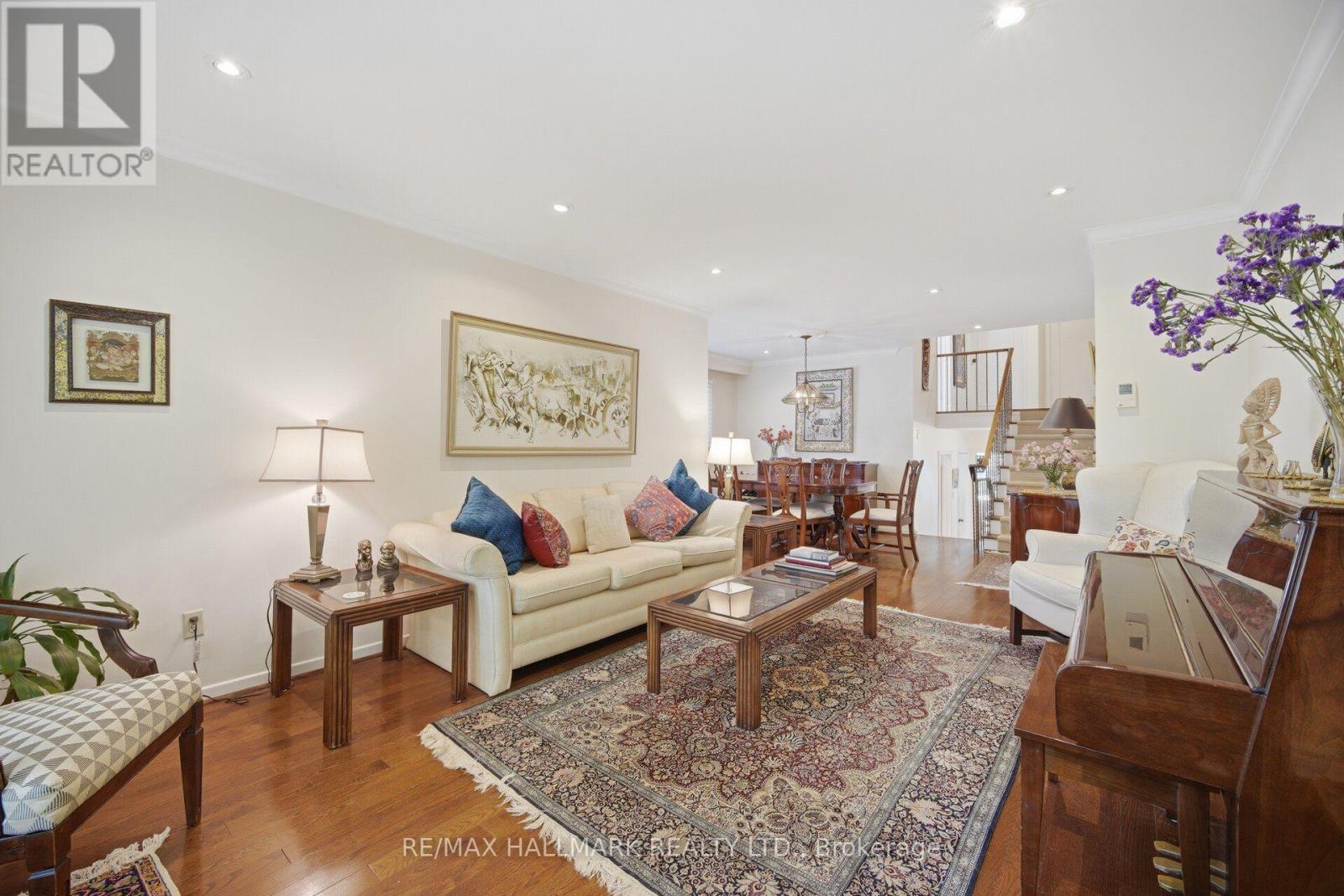 17 WELLESBOURNE CRESCENT - 8
