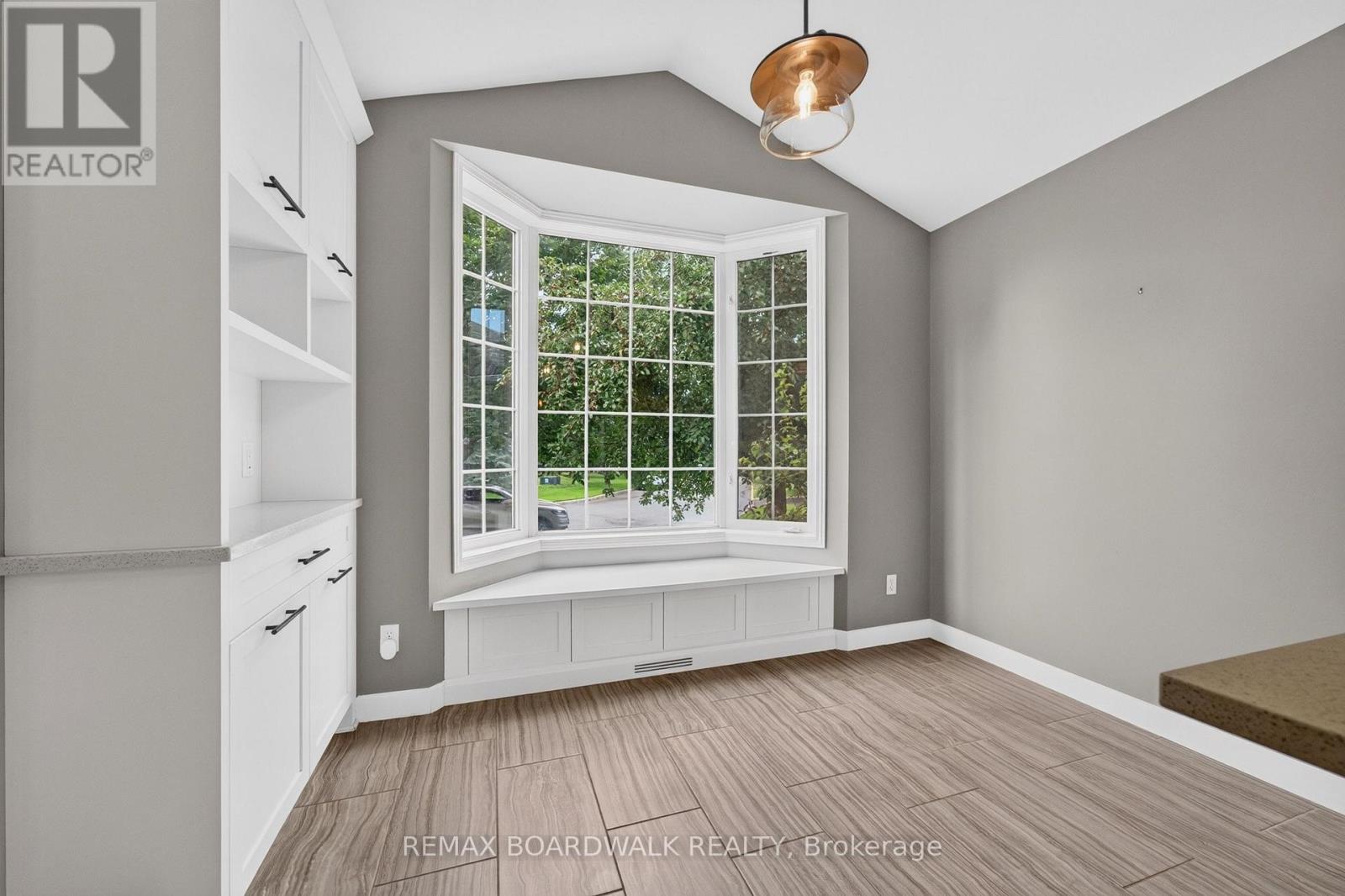 3 Bed, 3 Bath House for Sale in Ottawa – 22 BURNSTEAD CRESCENT, Ottawa – MLS# X13679162 - Image 13