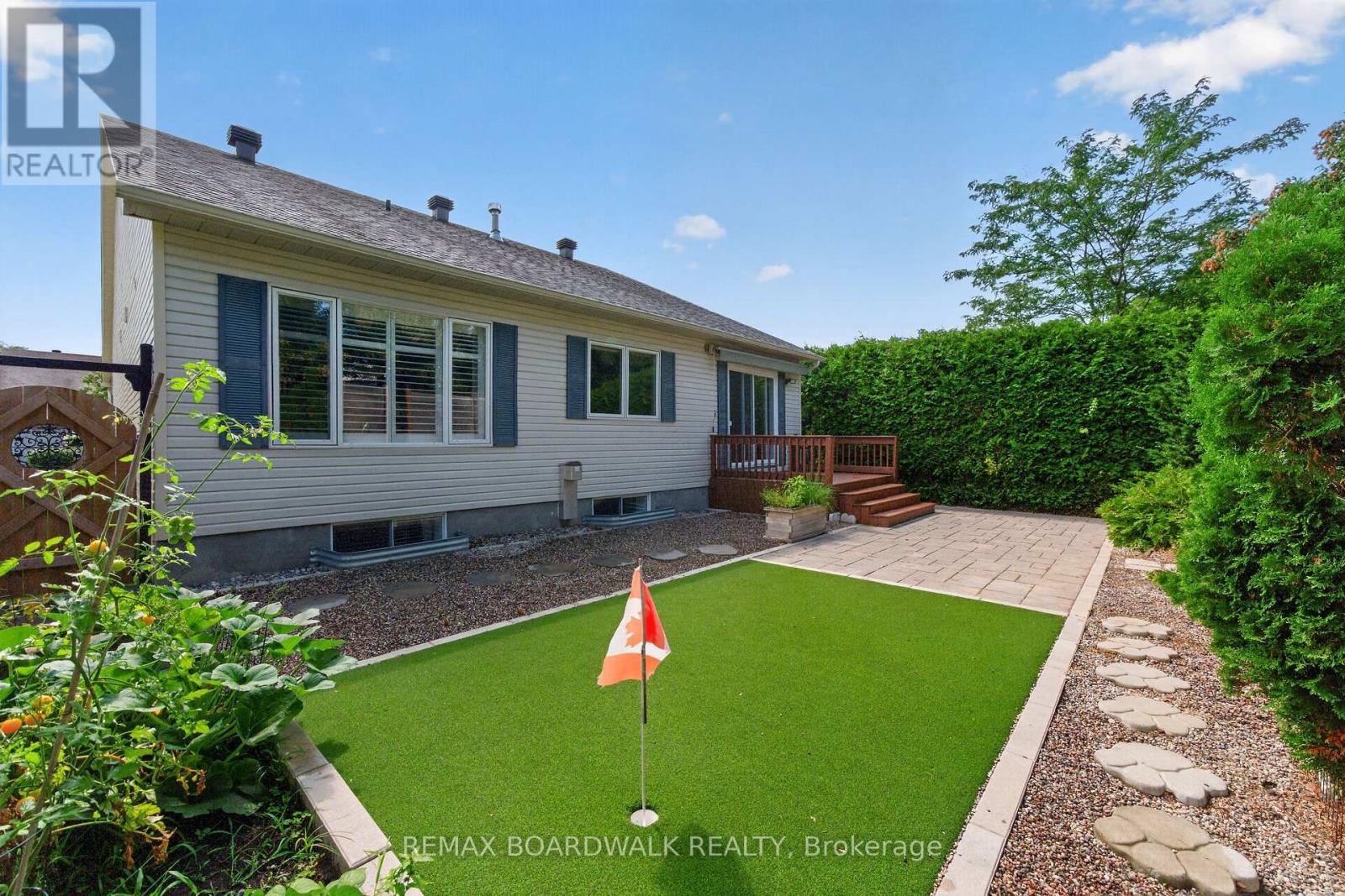 22 BURNSTEAD CRESCENT - 35