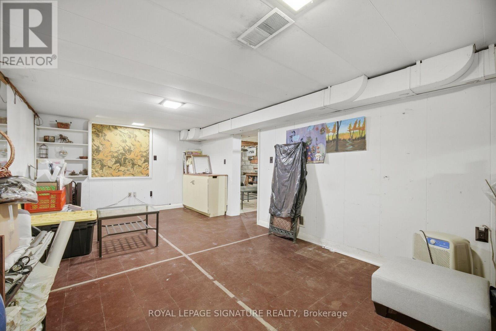 10 ELMVIEW COURT - 36