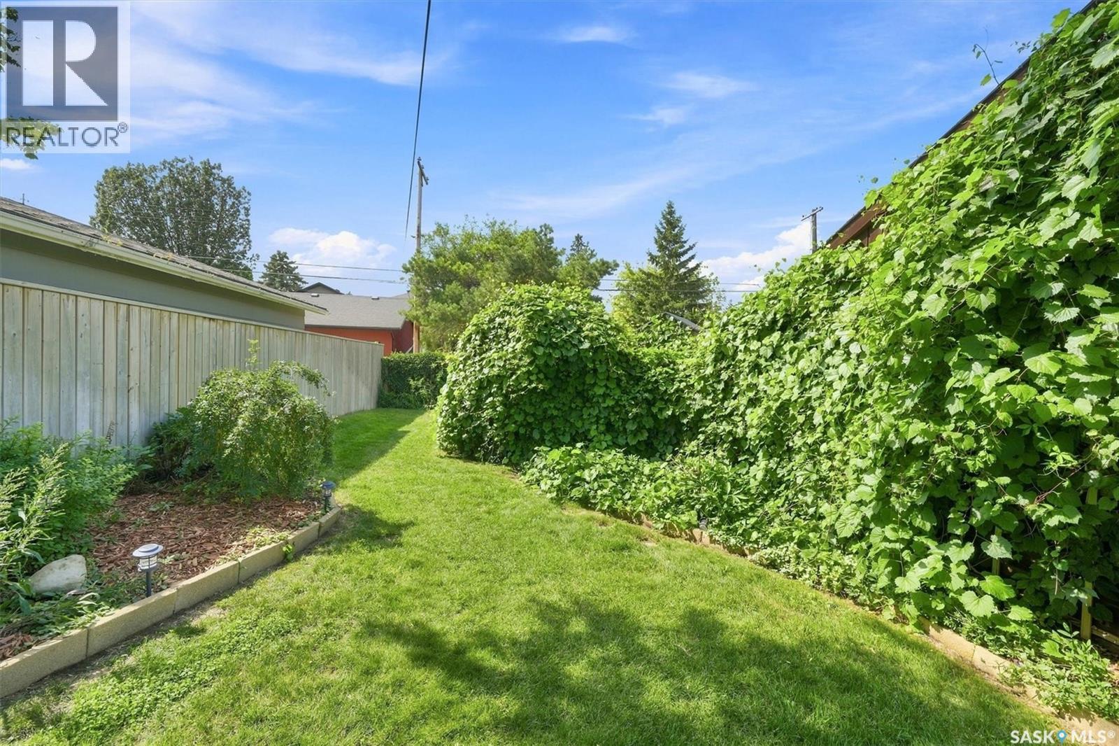 2202 Albert AVENUE - Image 48