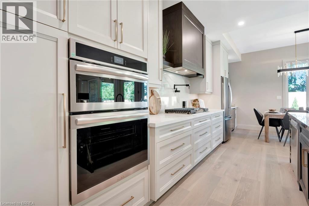 161 PARKSIDE Drive - 18