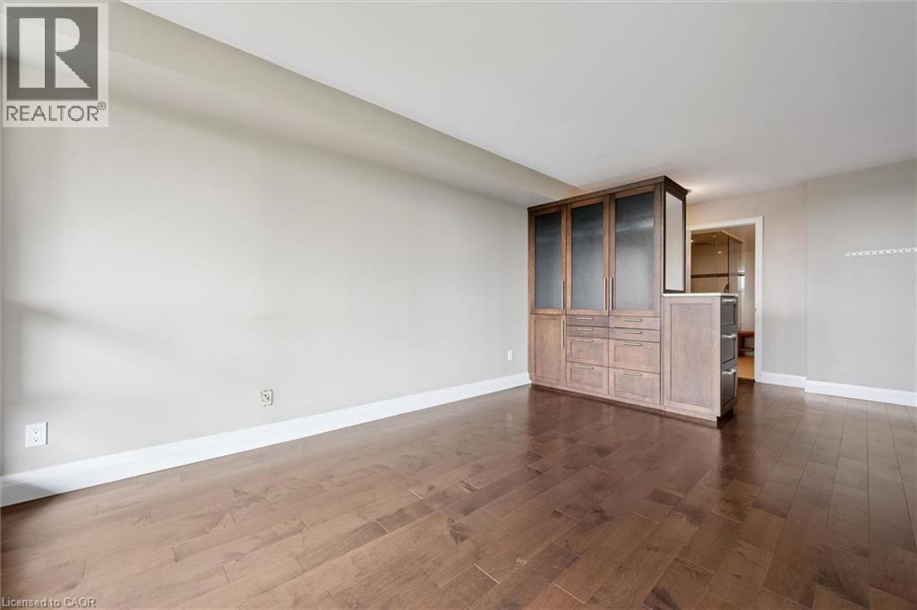 #602 6 WILLOW Street - Image 26