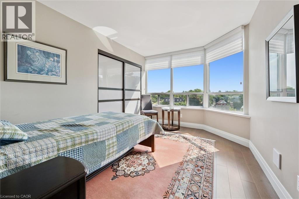 #602 6 WILLOW Street - Image 30
