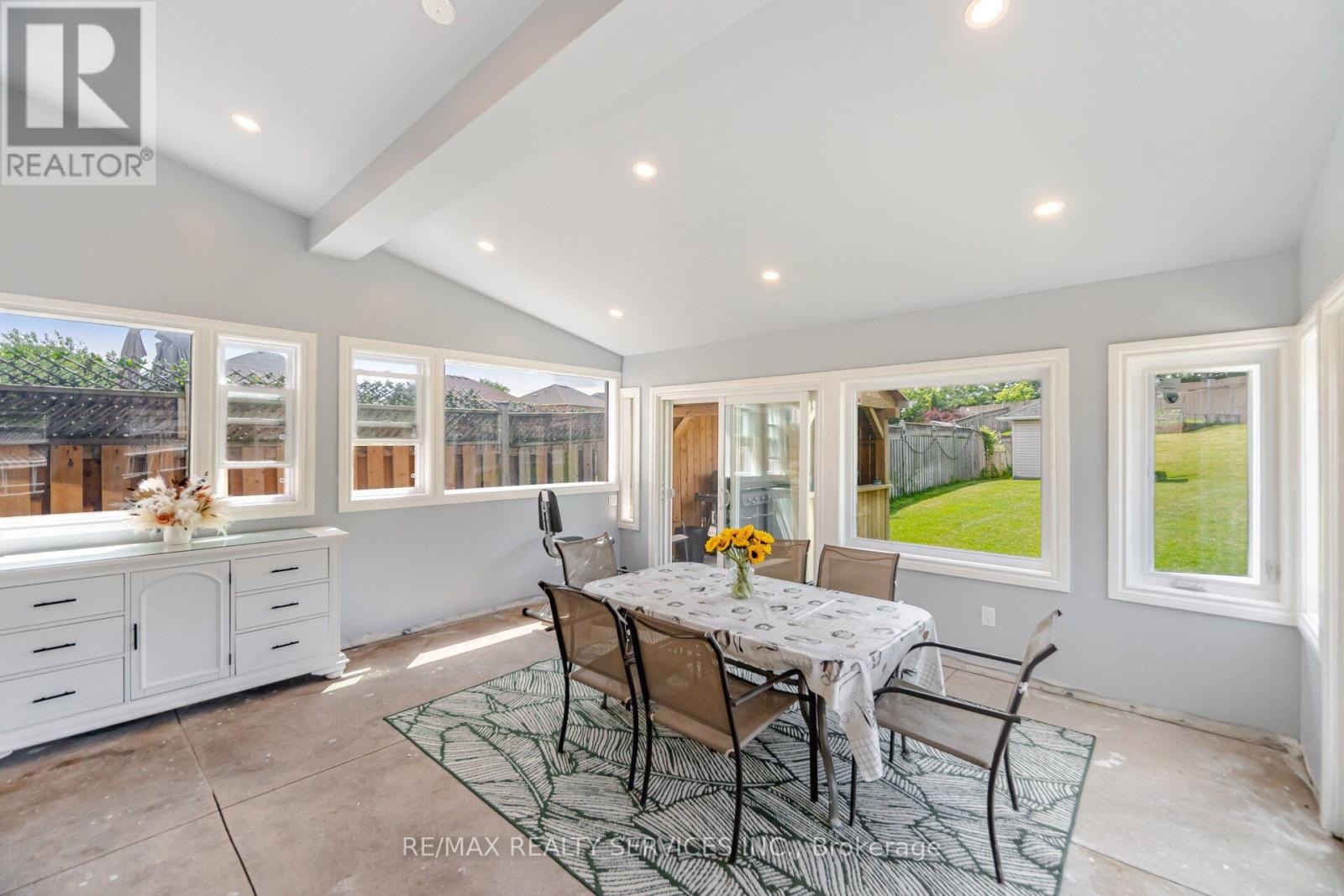 32 DEEPCORAL COURT - 23